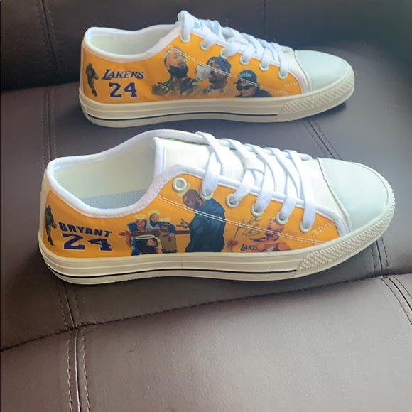 Lakers Legend Chucks - Picture 5 of 6